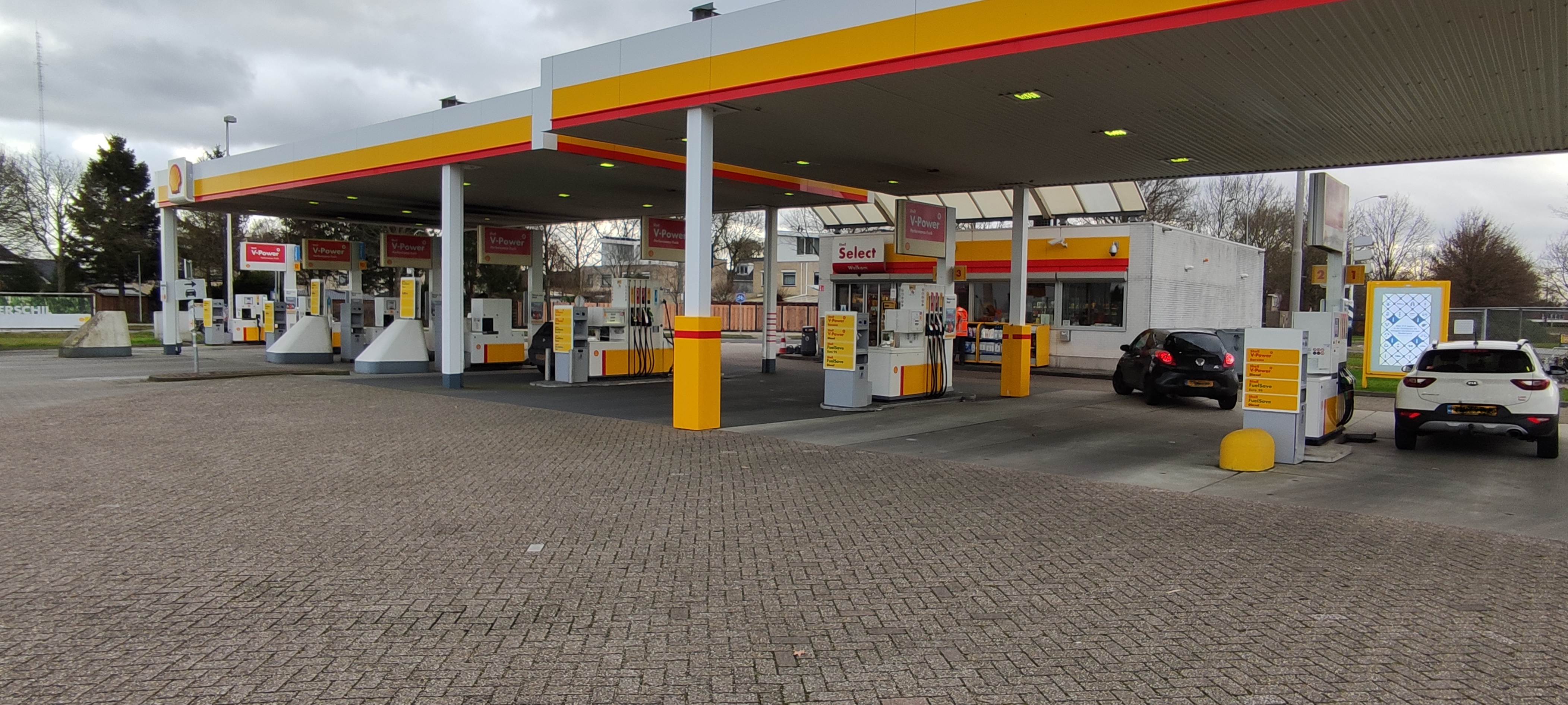 SHELL FUEL STATION 
